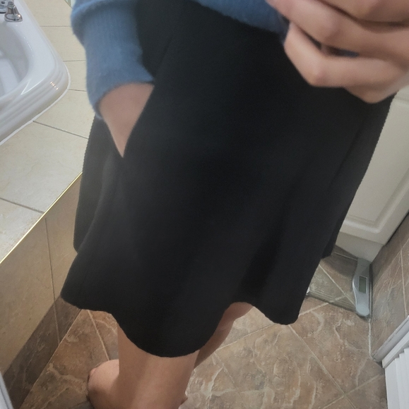 Dynamite black skater skirt size "xs" / Jupe noir à volant grandeur "xs" - Picture 7 of 8